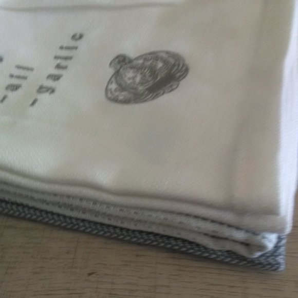 NWT Farmhouse Neutral Kitchen Towels (Set of 3) - Picture 7 of 7